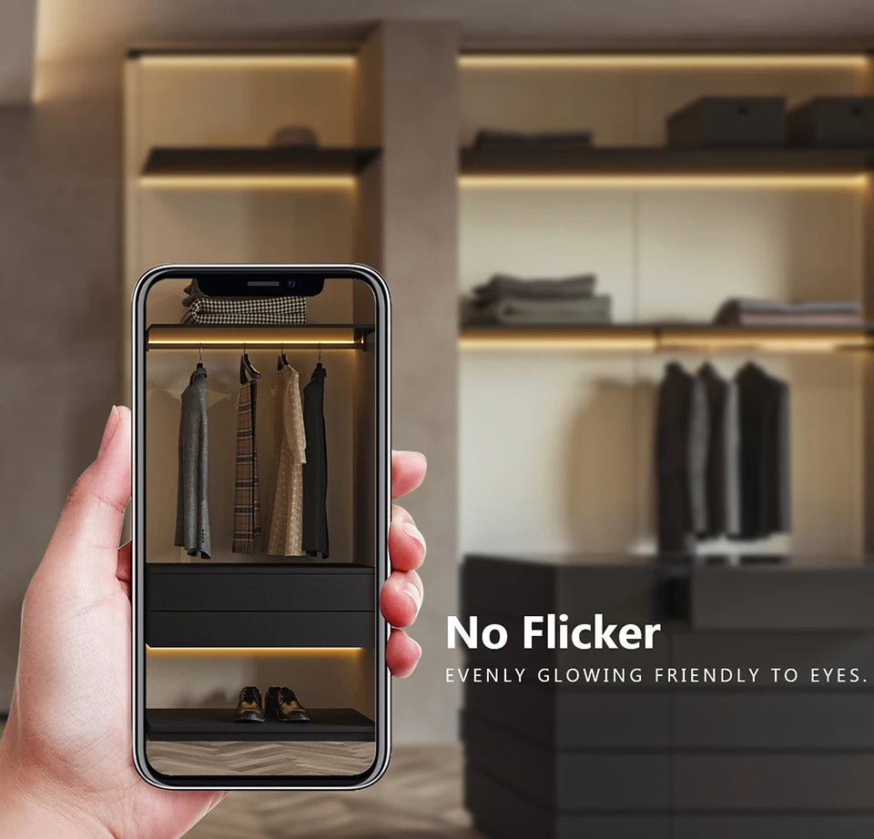 Moderne LED COB lichtstrip met touch- en handscan dimmer. Dimbaar, hoge lichtopbrengst en ideaal voor akoestische panelen, kasten, planken en sfeervolle wandverlichting.